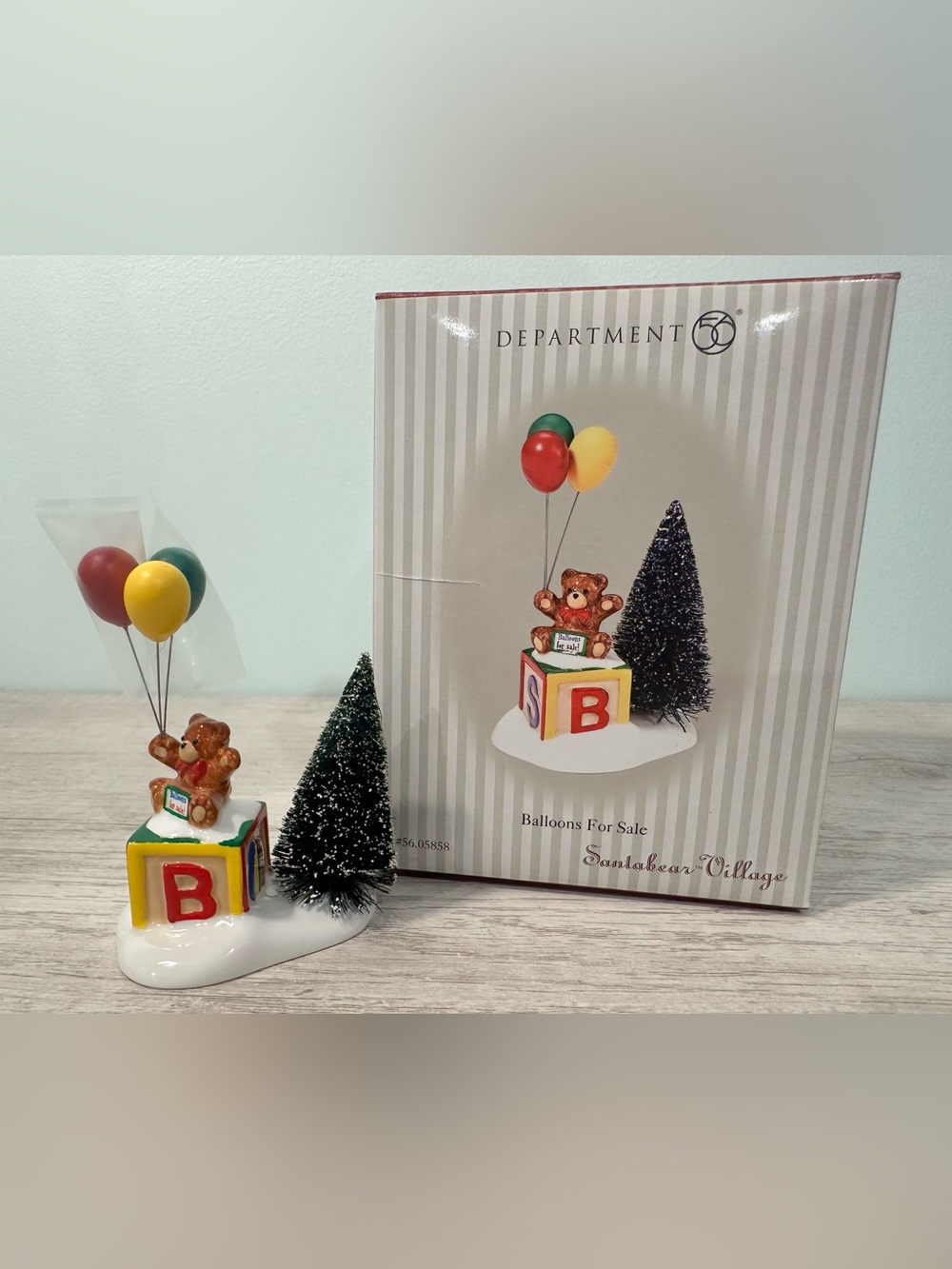 Department 56 Santabear Village - Balloons For Sale